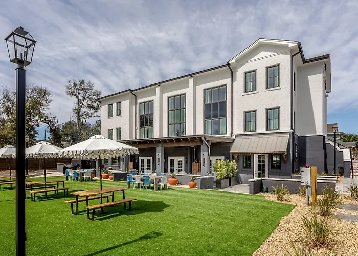 Lily Hall-A Boutique Hotel